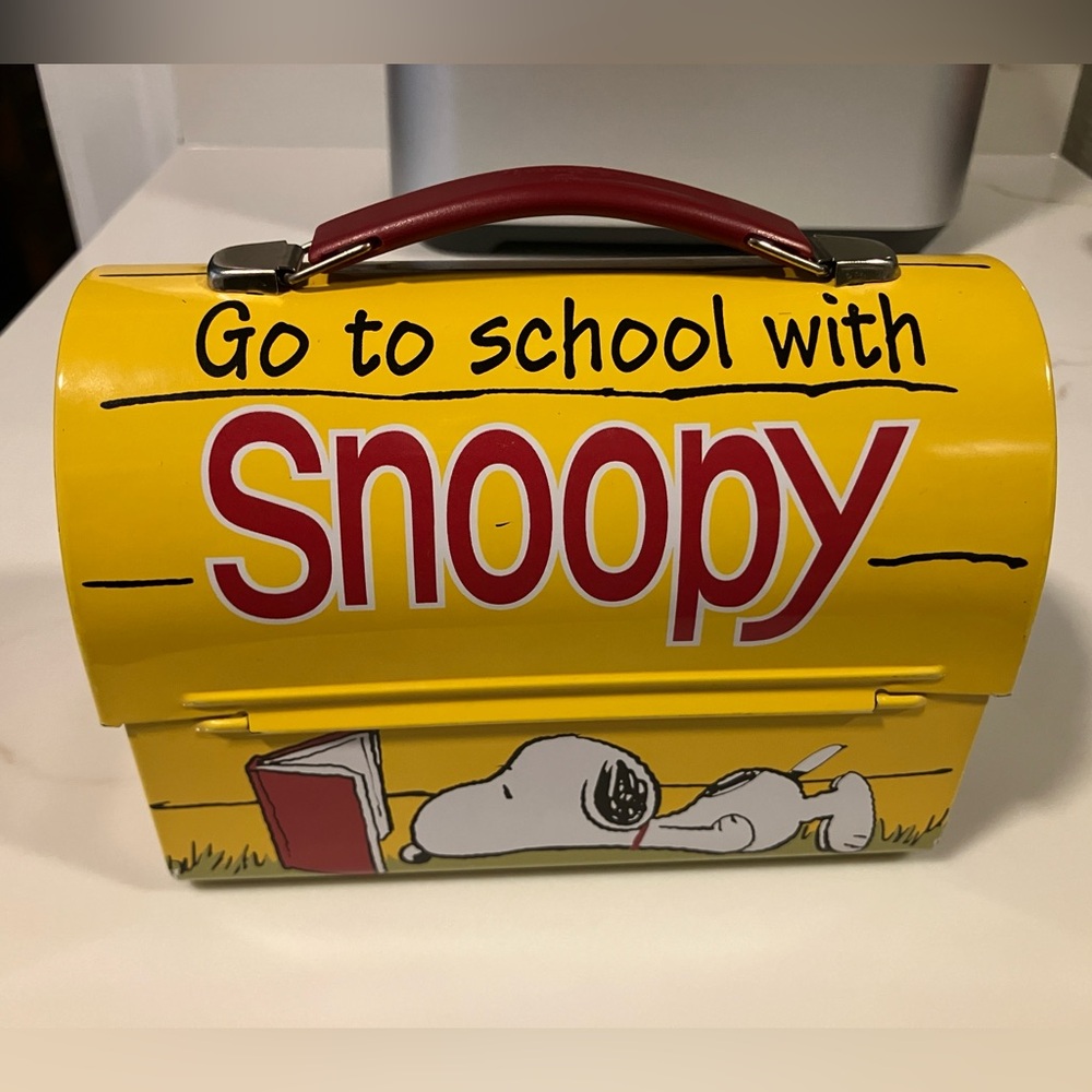 Hallmark Snoopy mini Lunchbox